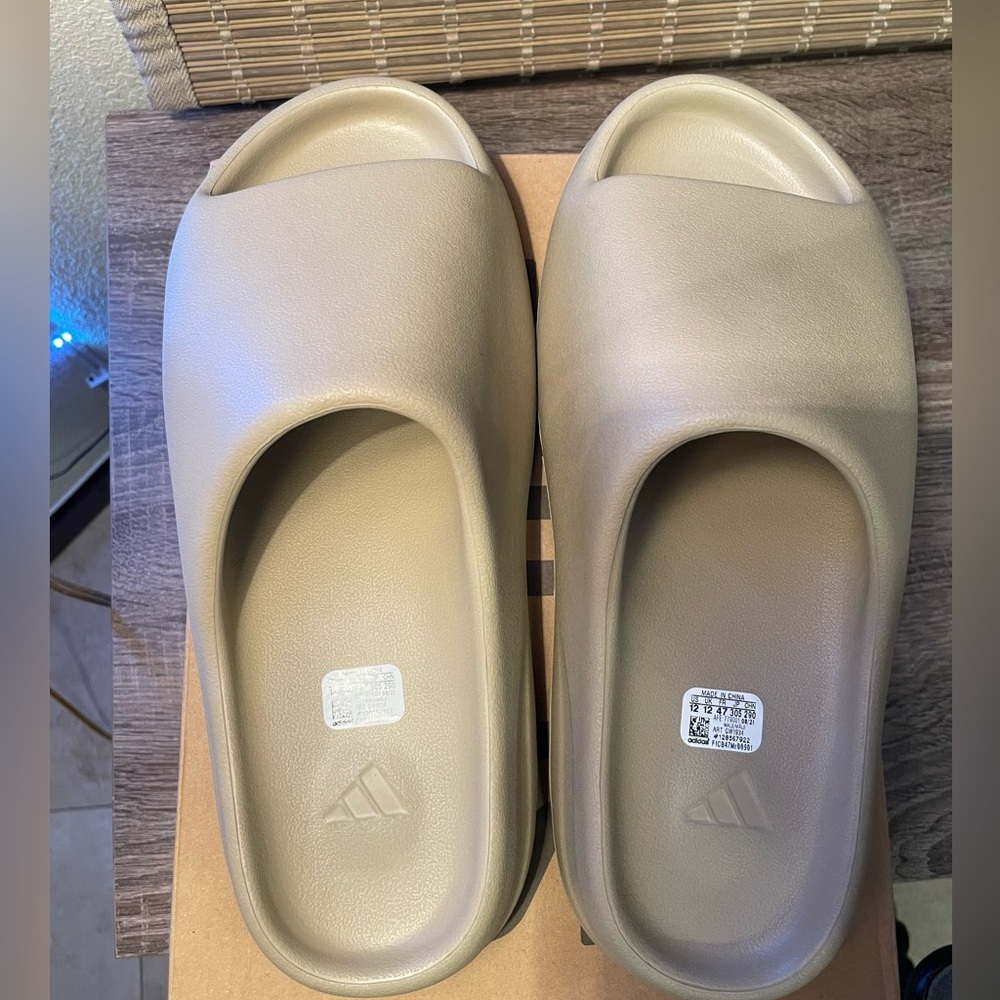 Yeezy slide pure (READ DESCRIPTION)